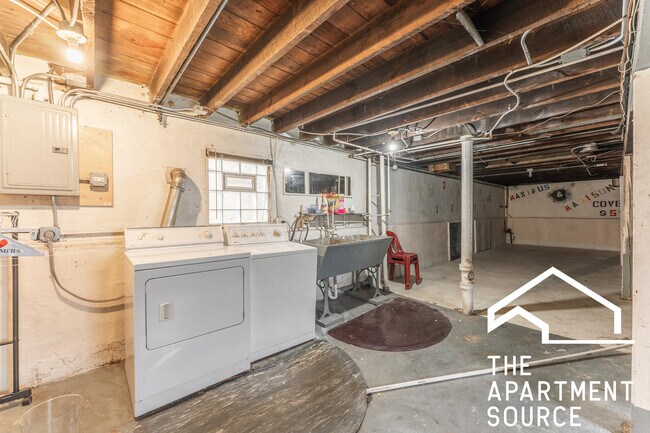 Building Photo - 1009 S Ridgeland Ave