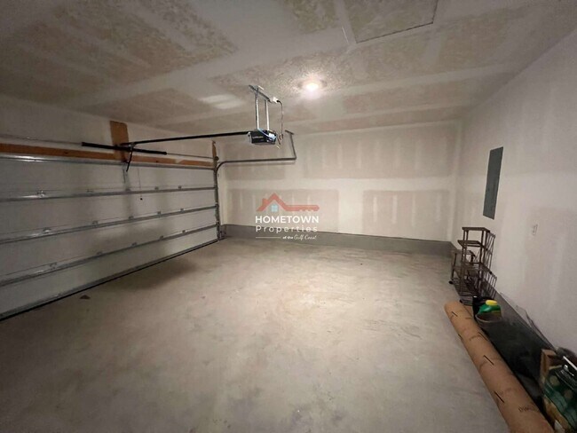 Building Photo - 5257 Peach Dr