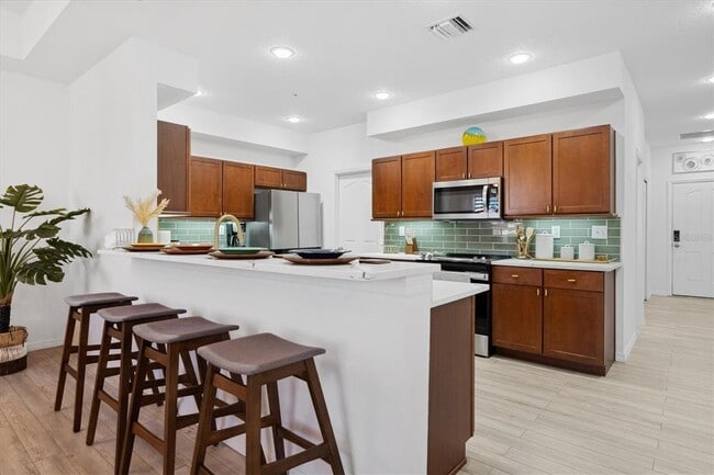 Building Photo - 642 Wells Ct