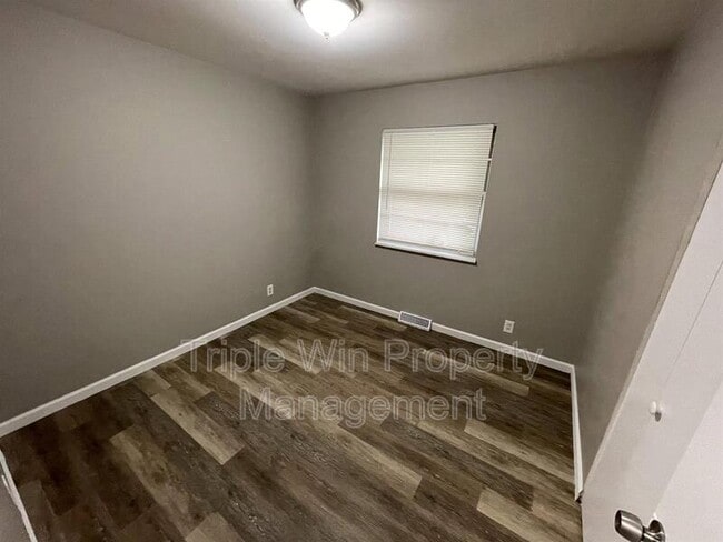 Building Photo - 2733 Tiara Dr