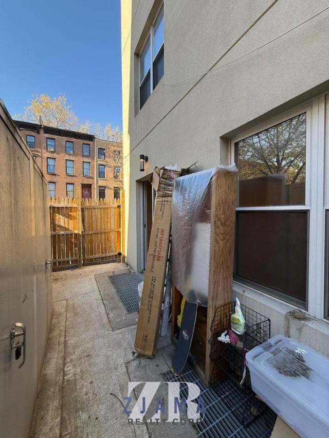 Building Photo - 3 bedroom in BROOKLYN NY 11205