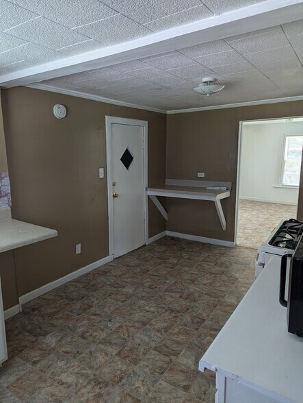 Building Photo - 117 Abernathy Ave