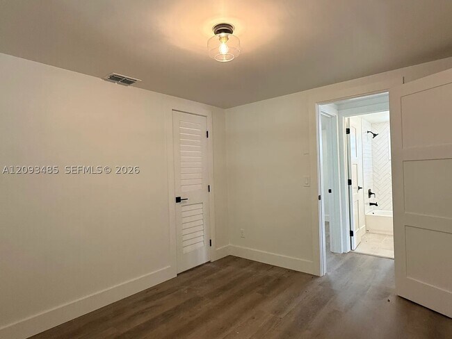 Building Photo - 622 Dogwood Ct