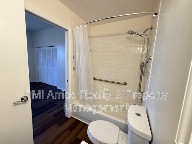 Building Photo - 12653 Longcrest Dr