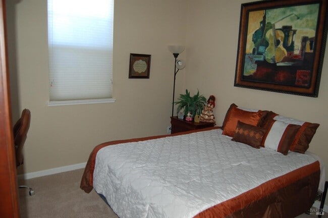 Building Photo - 402 Palisades Dr