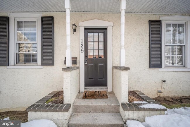 Building Photo - 125 Ford St