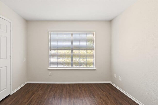 Building Photo - 1616 Windy Park Ct