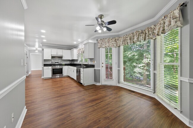 Building Photo - 3760 Peachbluff Ct