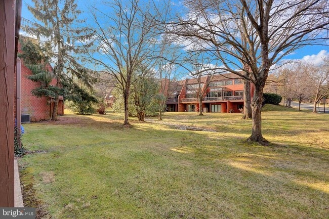 Building Photo - 2 Coldwater Ct