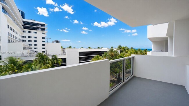 Building Photo - 100 Lincoln Rd