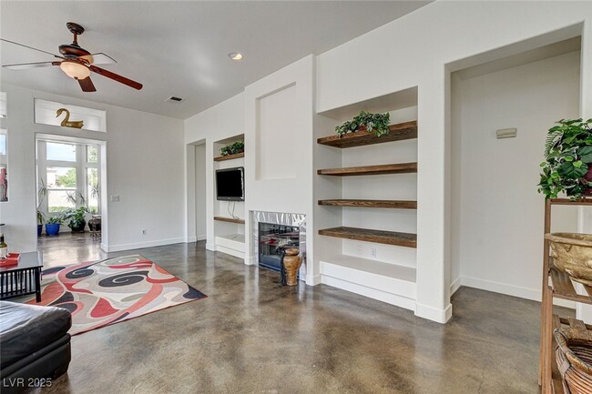 Building Photo - 9244 Pitching Wedge Dr