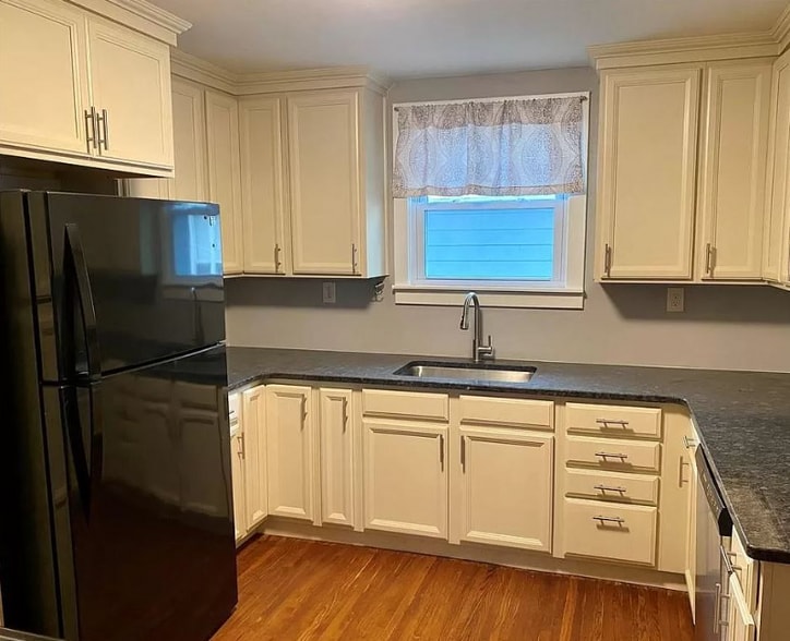 Primary Photo - 436 Linden Ave