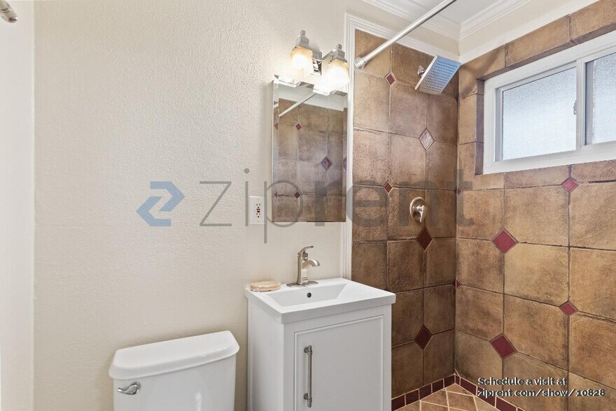Building Photo - 1861 Briarwood Dr