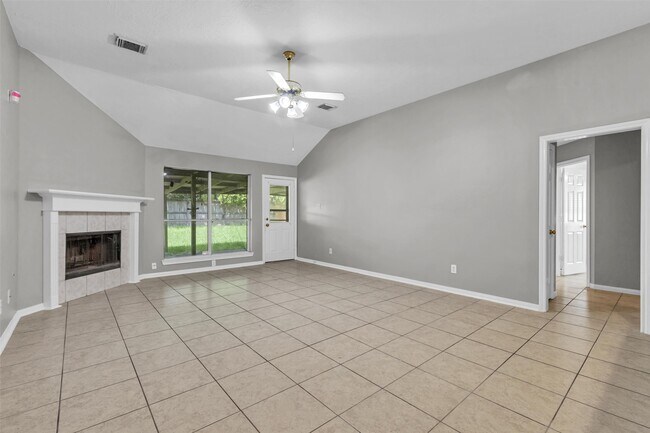 Building Photo - 820 Portsmouth Dr