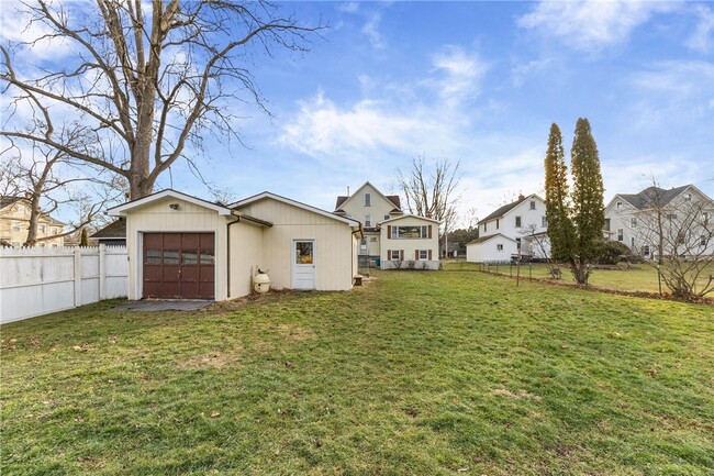 Building Photo - 373 Genesee St