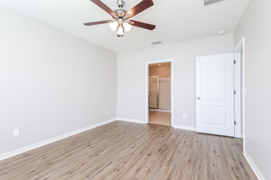 Building Photo - 16188 Yelloweyed Dr