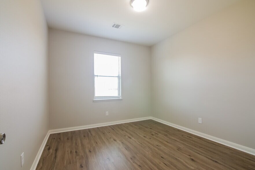 Building Photo - 1516 Millennium Dr