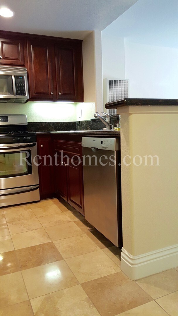 Building Photo - La Jolla / UTC, 3985 Nobel Dr #325 - Granite Counters, All Appliances, Near UCSD and the UTC Mall!