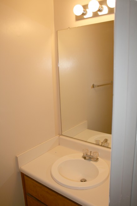 Building Photo - Lakeside Townhomes