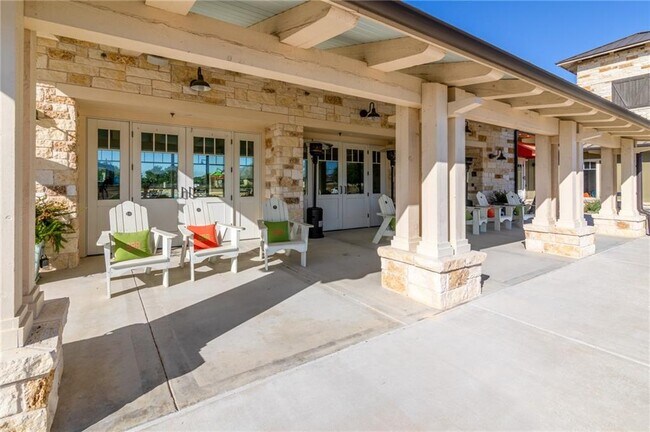 Building Photo - 425 Miracle Rose Way