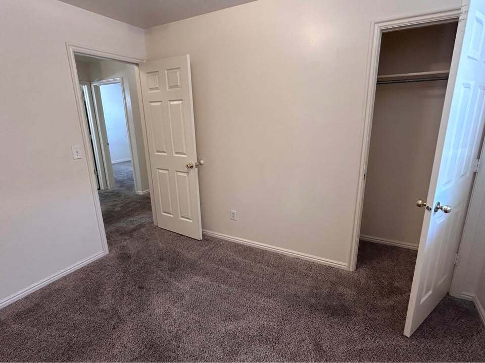 Building Photo - 835 E 500 N