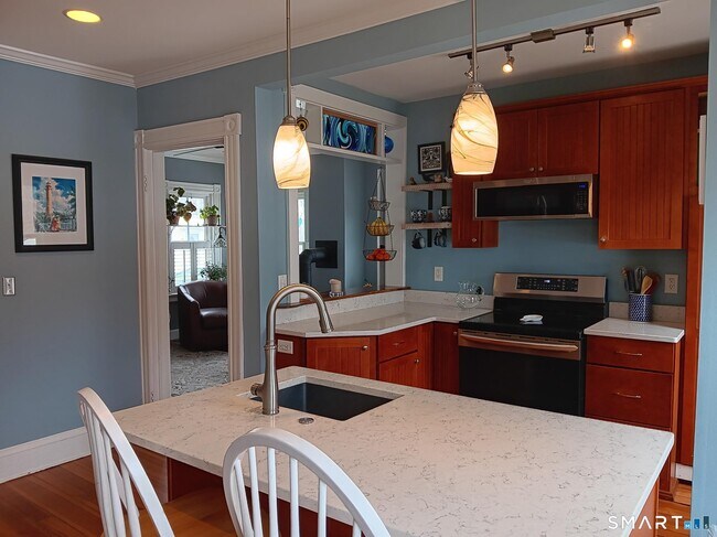 Building Photo - 5 Ashby St