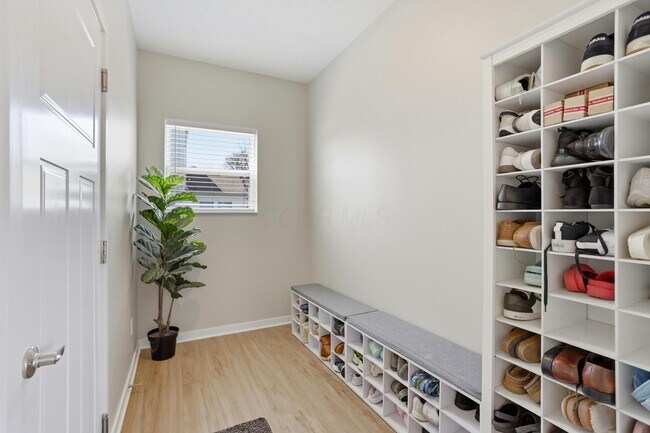 Building Photo - 27 Hemingway Ave