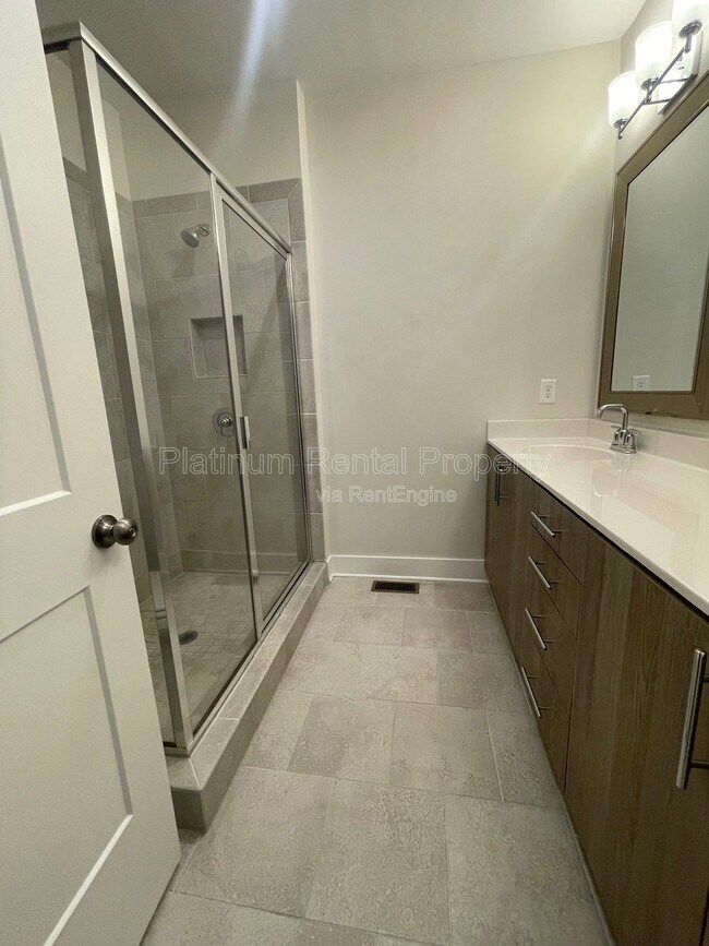 Building Photo - 146 Color Cir