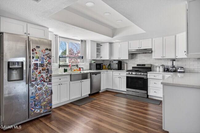 Building Photo - 41537 Poplar Cir