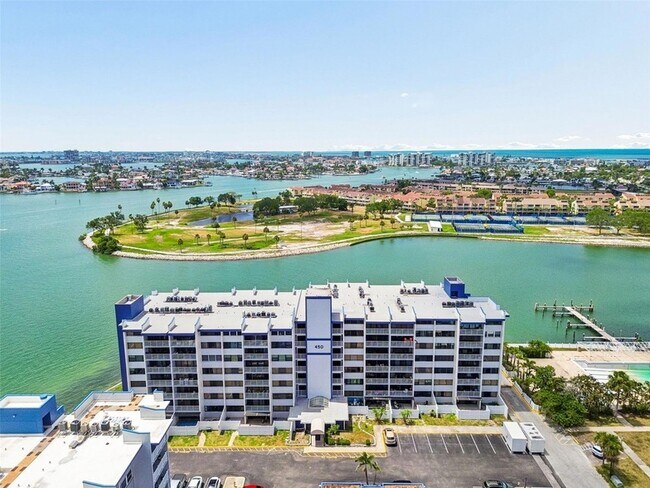 Building Photo - 450 Treasure Island Causeway
