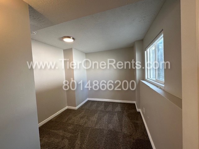 Building Photo - This property offers a NO DEPOSIT option available for qualified renters!
