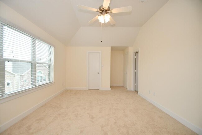 Building Photo - 11607 Main Ash Dr