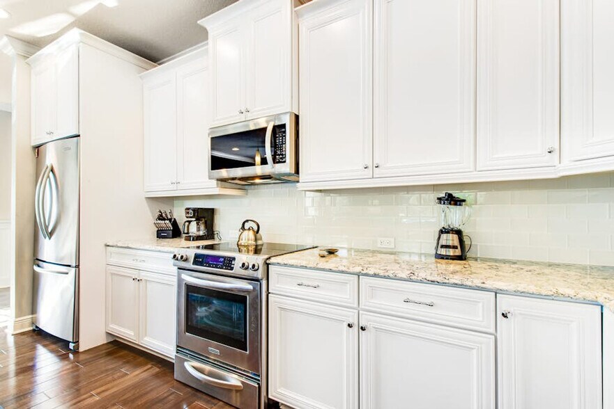 Building Photo - 305 64th St