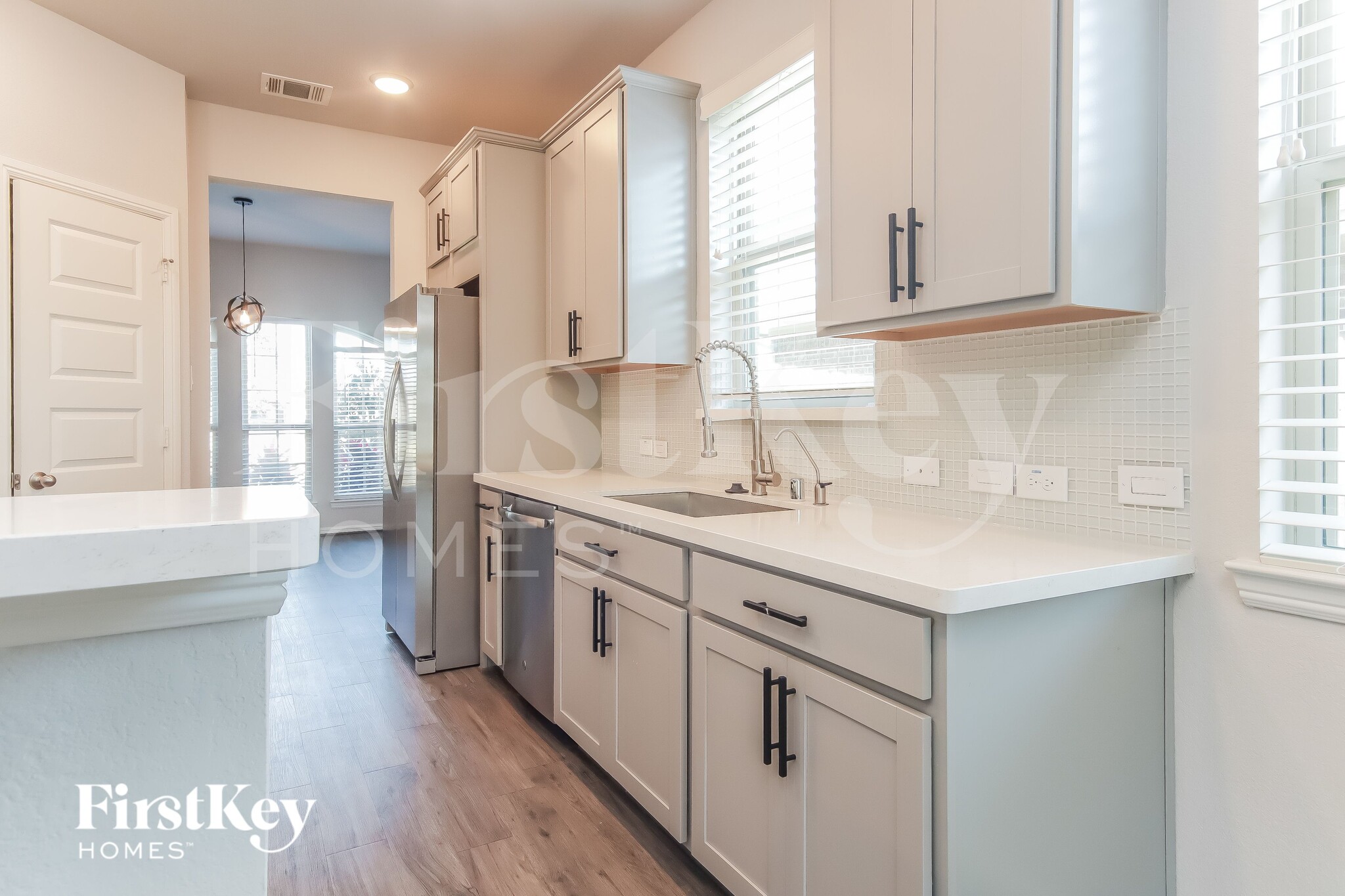 Building Photo - 4820 La Piedra Ln