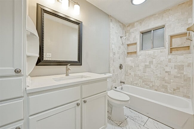 Building Photo - 3527 Acorn Springs Ln