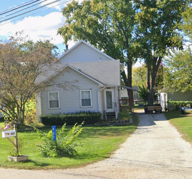 Building Photo - 407 N Cogswell Dr
