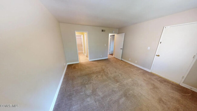 Building Photo - 2585 Northshore Ln