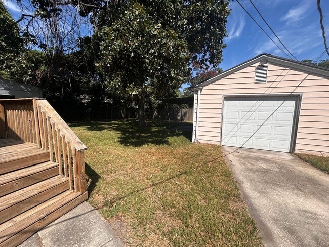 Building Photo - Charming 2 Bedroom Home in Hanahan's Highland Park neighborhood!