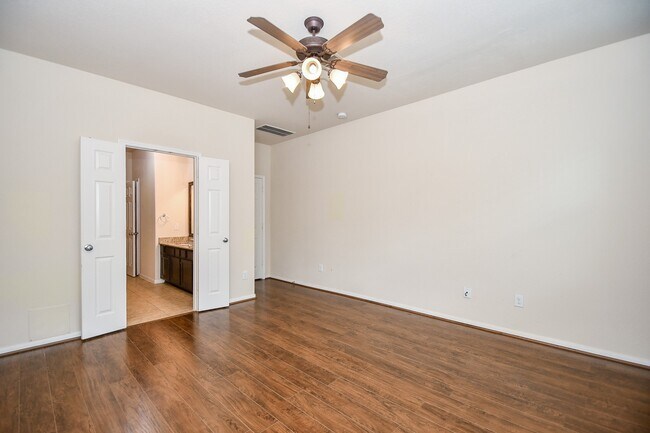 Building Photo - 2135 Waterford Park St