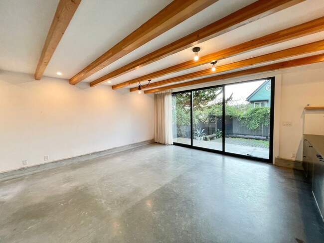 Building Photo - 2BR/1BA Potrero Hill Contemporary Residenc...