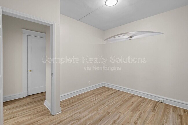 Building Photo - 4301 S 38th St