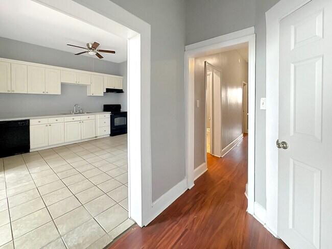 Building Photo - 1812 McCulloh St