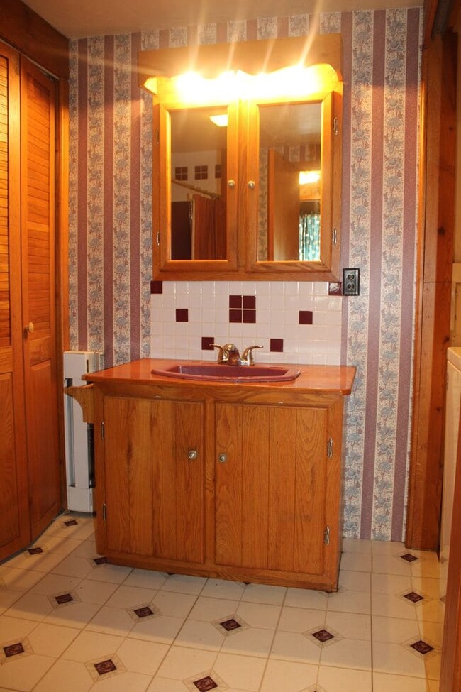 Building Photo - 10 Winter Ave