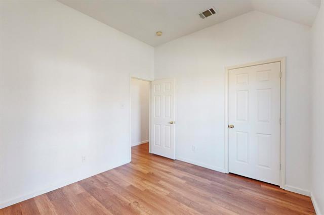 Building Photo - 2710 Mum Dr