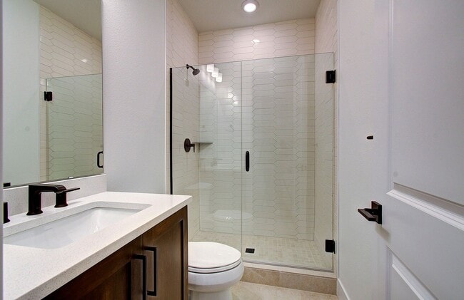 Building Photo - Luxury Upgraded Executive Townhome | 4 Bed | 3 Bath in Prime Camas School District