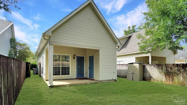 Building Photo - 208 Wildflower Ln