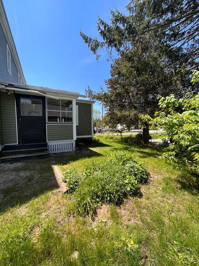 Building Photo - 1-3 Lincoln Ave