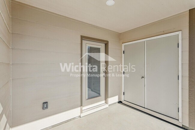 Building Photo - 1867-1867 S Hickory Creek Ct