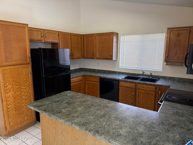 Building Photo - 4420 W Rockwood Dr