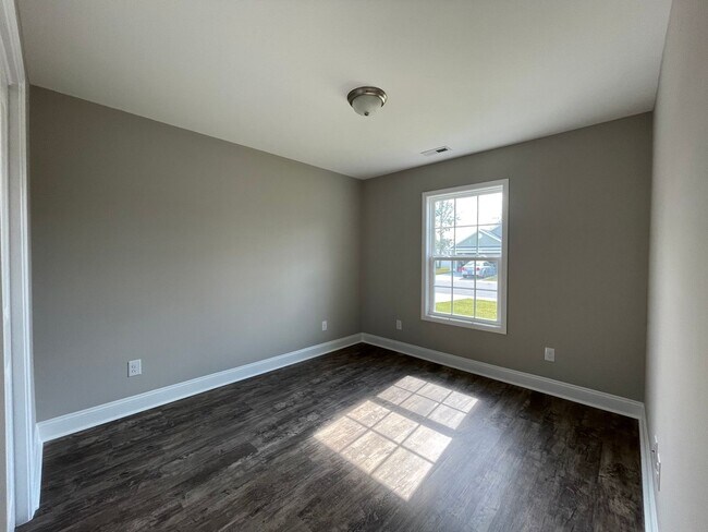 Building Photo - Brand New 3bd / 2ba w/ high end finishes, right in the heart of Conway!!